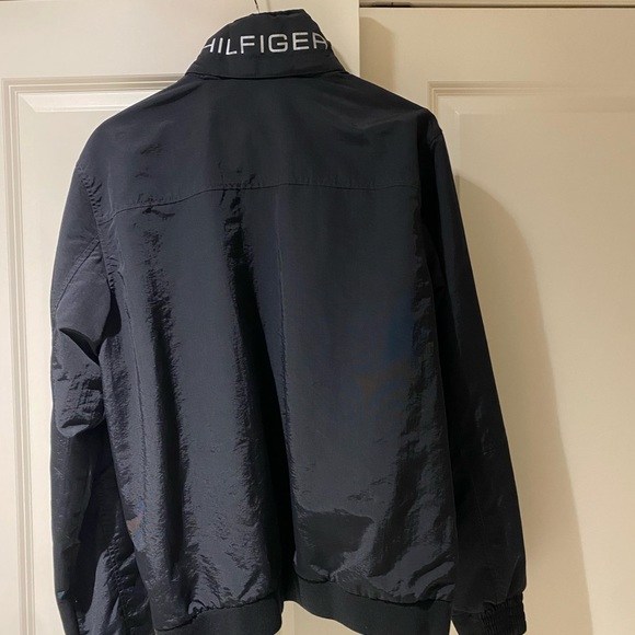 Tommy Hilfiger Navy blue jacket. Great condition. Size XL. Barely worn - Picture 4 of 4